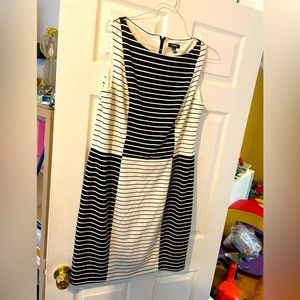 Chaps Sleeveless Dress
